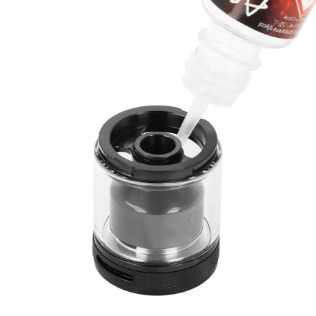Le remplissage de l'atomiseur Stalk RTA 24mm de chez Republic Vape