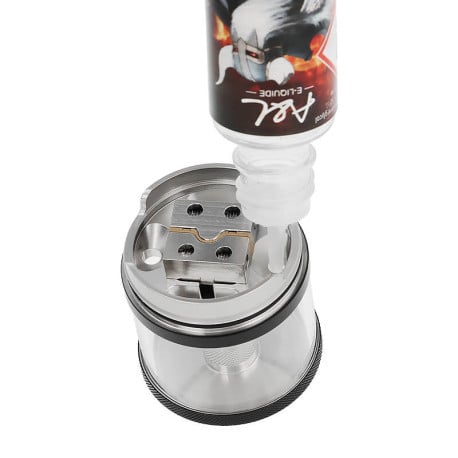 Le remplissage de l'aromamizer Plus V4 RDTA de chez Steam Crave