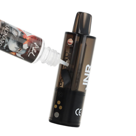 Le remplissage de la Puff Rechargeable Blueberry Red Raspberry AeroX de JNR