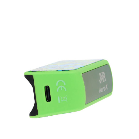 Le port USB-C de la puff rechargeable Strawberry Kiwi AeroX par JNR