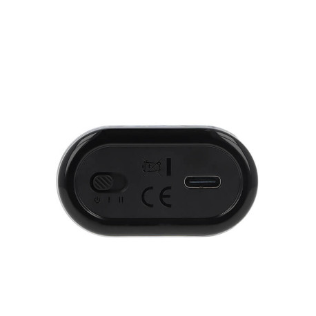 Le port USB-C et le bouton coulissant de la puff rechargeable Shigeri 32K Fighter X de chez Maison Fuel