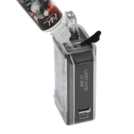 Le remplissage de la puff rechargeable Le Bar 45K Pêche Fruit du Dragon de Lost Vape