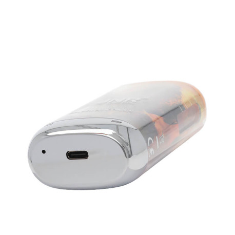 Le port USB-C de la puff Falcon-X Plus Golden Dragon Ice par JNR