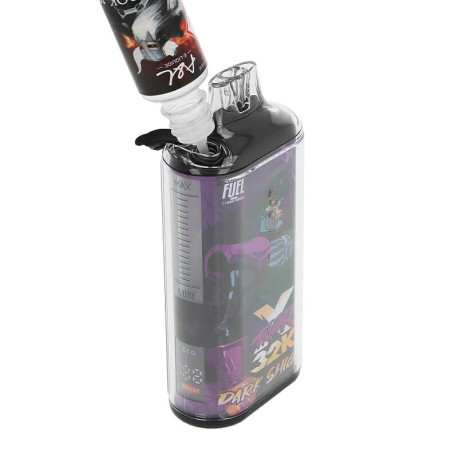 Filling the Maison Fuel's Dark Shigeri 32K Fighter X refillable puff