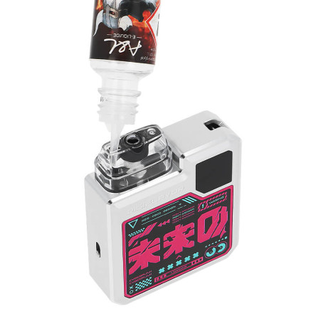 Filling the cartridge of Geekvape's Digi Q podmod