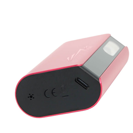 The USB-C port on the JNR's Cruiser Plus 37K puff