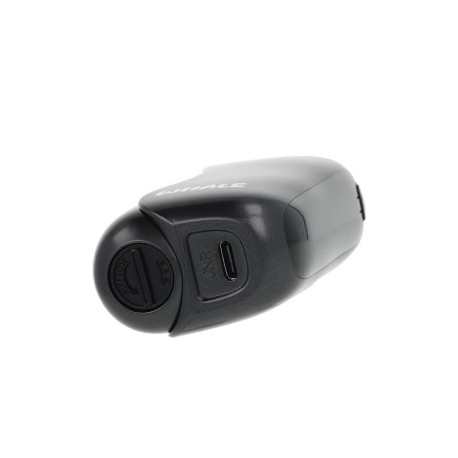 The port USB-C and the airflow of JNR's Whale Mixed Berries 38K Puff