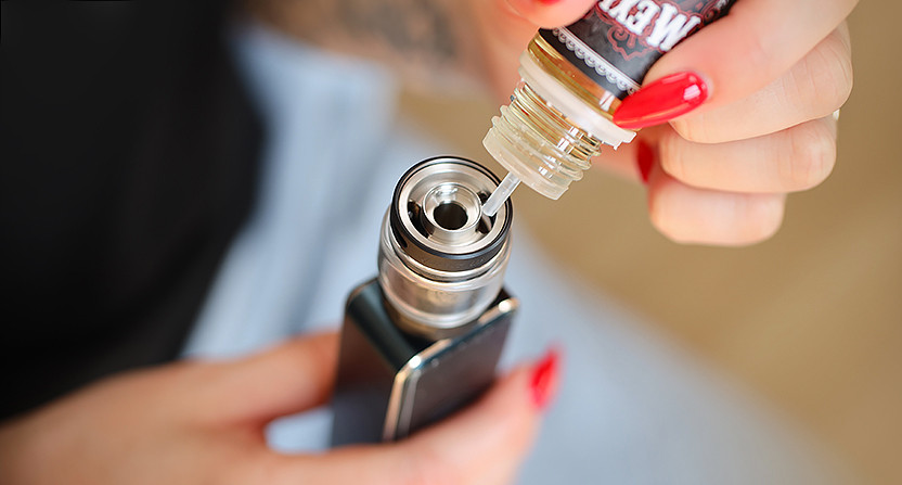 La vape sous pression : un projet européen prévoit 3,60 € de taxe par flacon de 10 ml