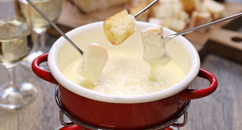 Image de fondue suisse