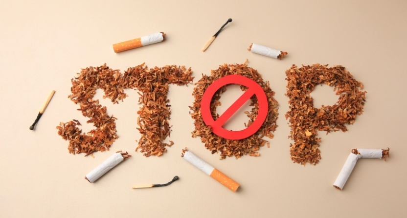 Le mot "stop" écrit avec du tabac