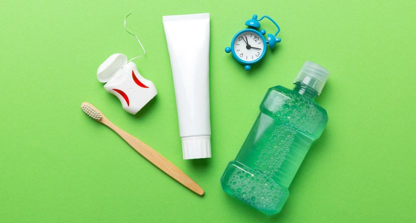 Brosse à dents, dentifrice et bain de bouche