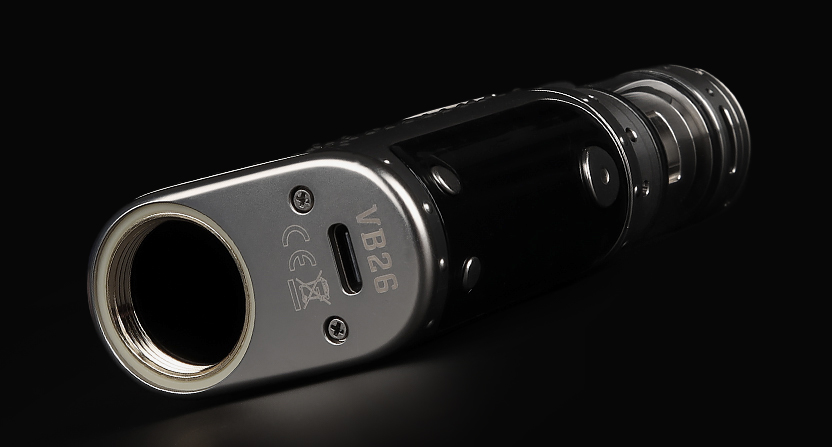Le logement accu et port USB-C du kit VB26 de Vaponaute