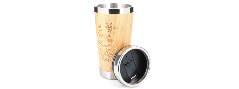 The unscrewable cap and opening system of Arômes et Liquides' thermos mug