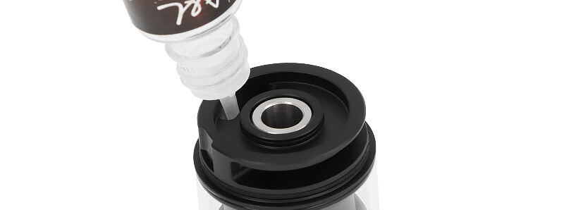 Le remplissage de l'atomiseur Emperor RTA par le fabricant Early Bird