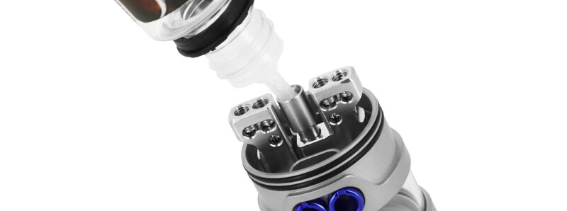 Le remplissage de l'atomiseur Tank V2 RDTA 26mm de chez DJV