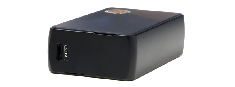 Le port USB-C de rechargement du kit DotAIO V2 par Dotmod