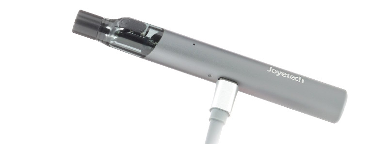 Le port USB-C de rechargement du kit eGo Air par Joyetech