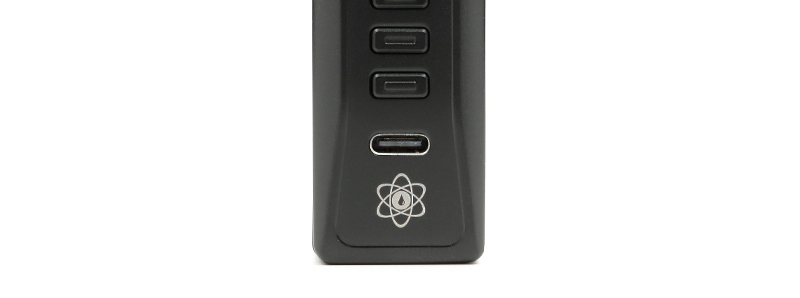 Le port USB-C de rechargement du kit Hadron Mini Combo par Steam Crave