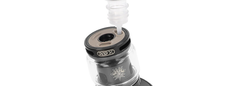 Le remplissage du clearomiseur UForce X II du kit Drag 6 de chez Voopoo