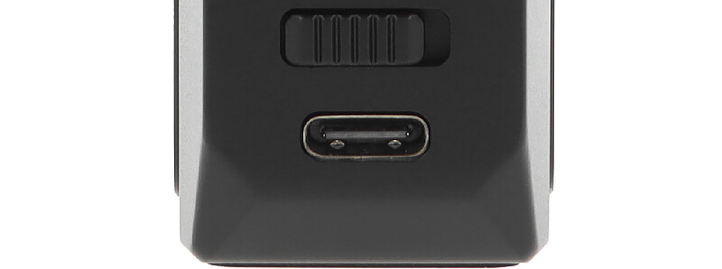 Le port USB-C du kit Thelema Q200 Pro par Lost Vape