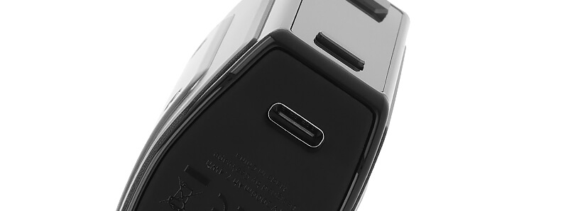 Le port USB-C du pod Aegis Hero 5 par Geekvape