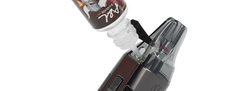 Le remplissage de la cartouche du pod Luxe X3 de chez Vaporesso