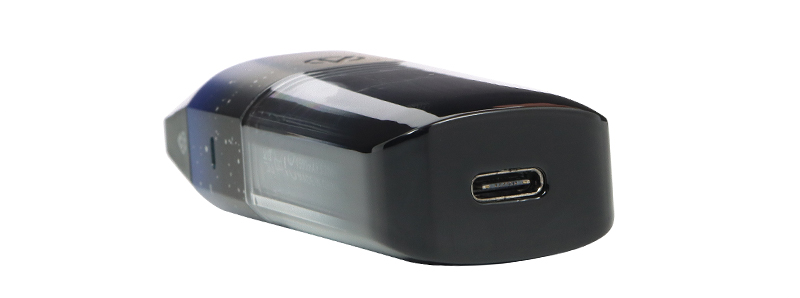 Le port USB-C de rechargement du pod Luxe XR par Vaporesso