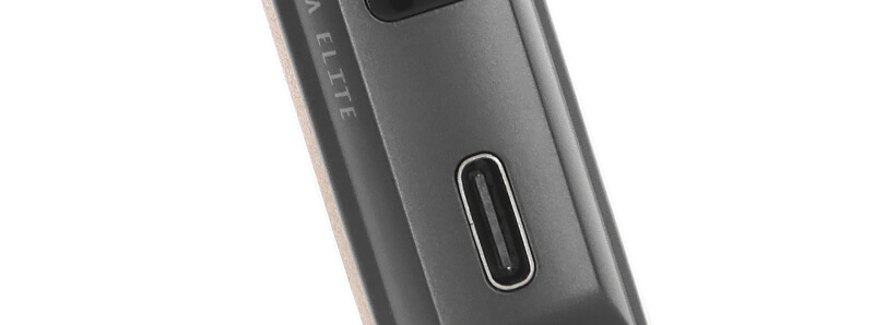 Le port USB-C du pod Thelema Elite 40 par Lost Vape
