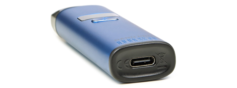 Le port USB-C de rechargement du pod Ursa Nano Pro par Lost Vape