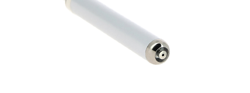 The USB charging port of the Vape Pen Reefer CBD kit by Marie Jeanne