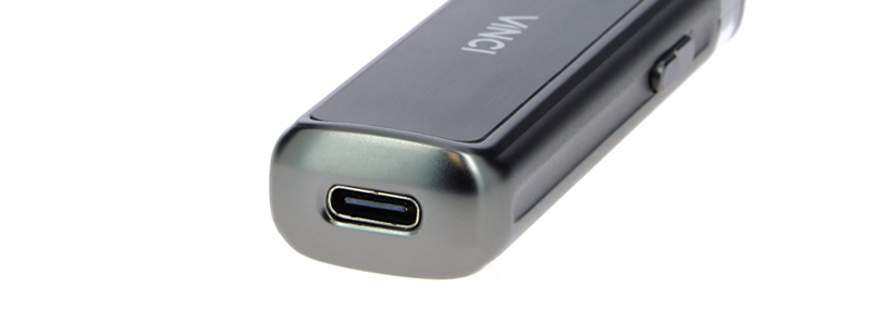 Le port micro-USB-C du pod Vinci 15W par Voopoo