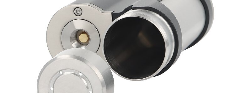 The single battery compartment of Mechvape's Paramour V2 SBS mod