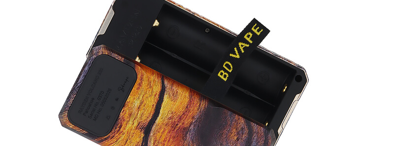 Le logement double accu 18650 de la box Rayden 220 Volcano Rare Edition de BD Vape