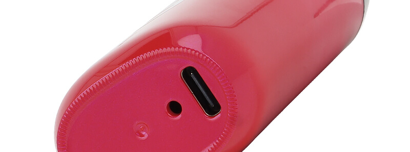 Le port USB-C de la puff Dojo Blast 15K Fraise Glacée par Vaporesso