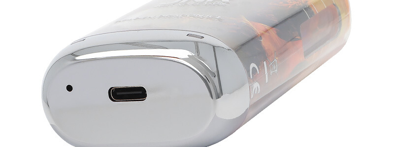Le port USB-C de la puff Falcon-X Plus Golden Dragon Ice par JNR