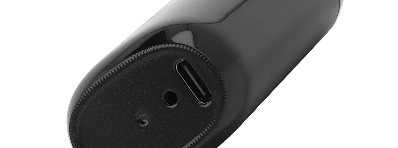 The USB-C port of Vaporesso's Cola Glacé Dojo Blast rechargeable puff