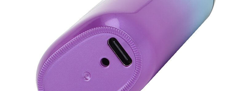 Le port USB-C de la puff rechargeable Dojo Blast Kiwi Fruit de la Passion et Goyave de chez Vaporesso