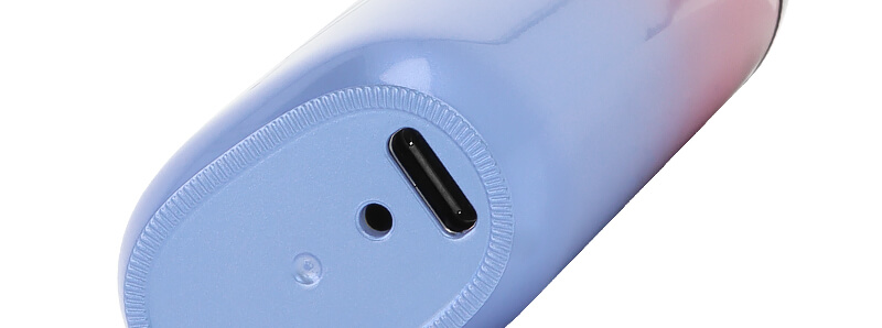 Le port USB-C de la puff rechargeable Dojo Blast Love66 de chez Vaporesso