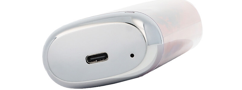 The USB-C port of JNR's Falcon-X Plus refillable puff
