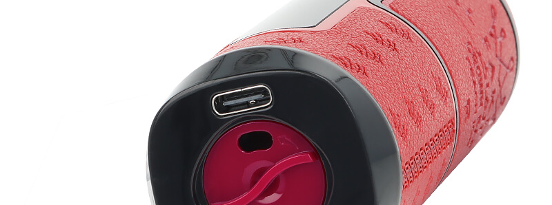 The USB-C port of Al Fakher's Crown Bar Hyper Max Hubba 30K rechargeable puff