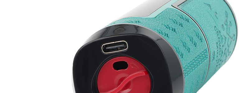 The USB-C port of Al Fakher's Crown Bar Hyper Max Mint 30K rechargeable puff