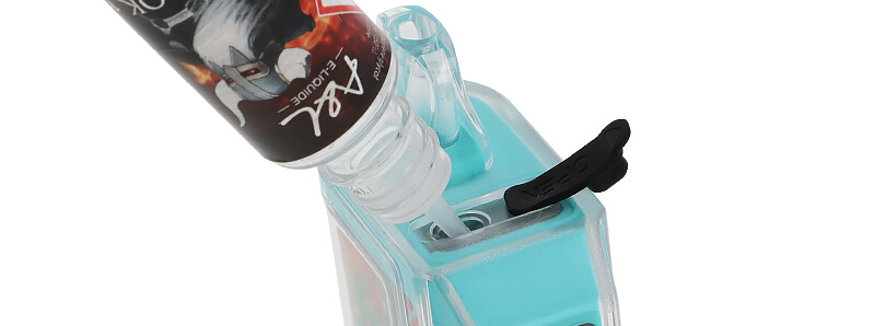 Filling Lost Vape's Le Bar 45K Kiwi Fruit de la Passion Goyave refillable puff