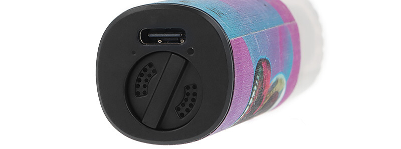 Le port USB et le système d'airflow de la puff rechargeable Tornado RandM de Fumot