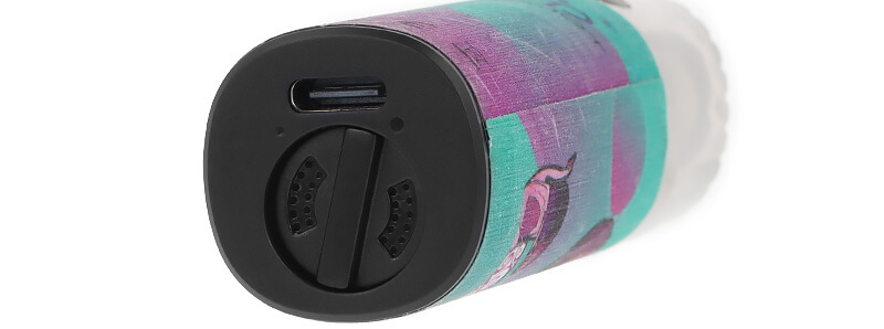 Le port USB et le système d'airflow de la puff rechargeable Tornado RandM de Fumot