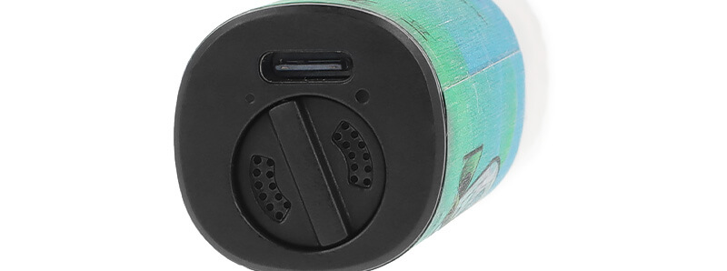 Le port USB et le système d'airflow de la puff rechargeable Tornado RandM de Fumot
